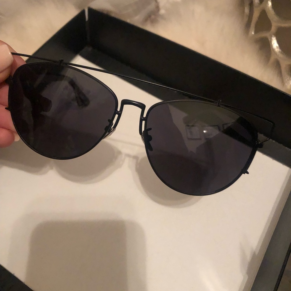 Sunglasses - Picture 4 of 5
